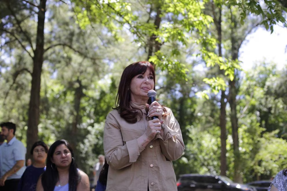 Cristina Kirchner presentó un recurso para impedir que el Gobierno le